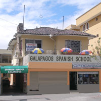 Galapagos Spanish School. Totally tauchen Sie ein Erlernen der spanischen Sprache-zu-eins fünf Stunden am Tag. Live mit einer ecuadorianischen Familie. Optional medizinischen und wirtschaftlichen Spanisch. Lernen Sie die Politik und Kultur von Ecuador, Spanisch als Fremdsprache, Spanisch lernen in Quito Ecuador Spanisch lernen Grammatik, lernen Spanisch-Sprachschule, Spanisch lernen in Quito, Ecuador Spanisch lernen, Spanisch lernen Wörter, Spanisch Grammatik, Spanisch Immersion-Klassen, Spanisch Immersion Kurs